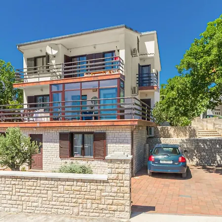 Apartment Stunning In Novi Vinodolski